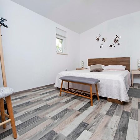 Paola Cozy Apartment Rovinj Eksteriør billede